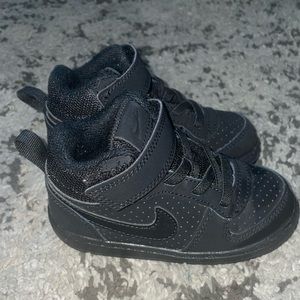 Mono black Nike toddler 7c shoes